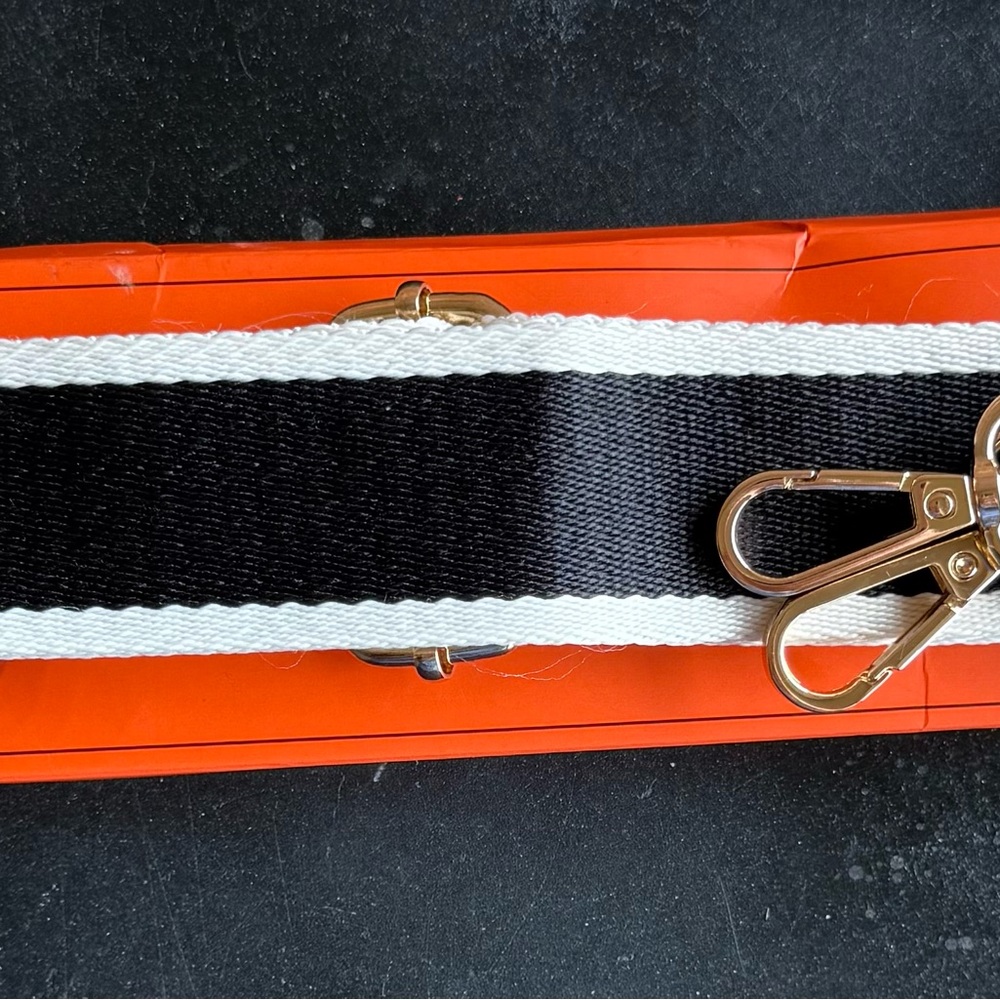 Montana West Black and White guitar strap